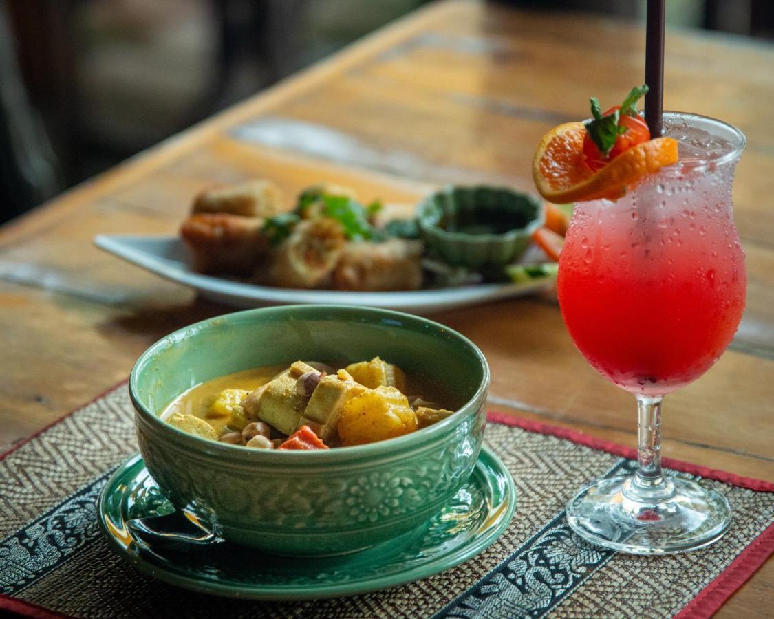 Baanpong Lodge San Kamphaeng Eksteriør bilde