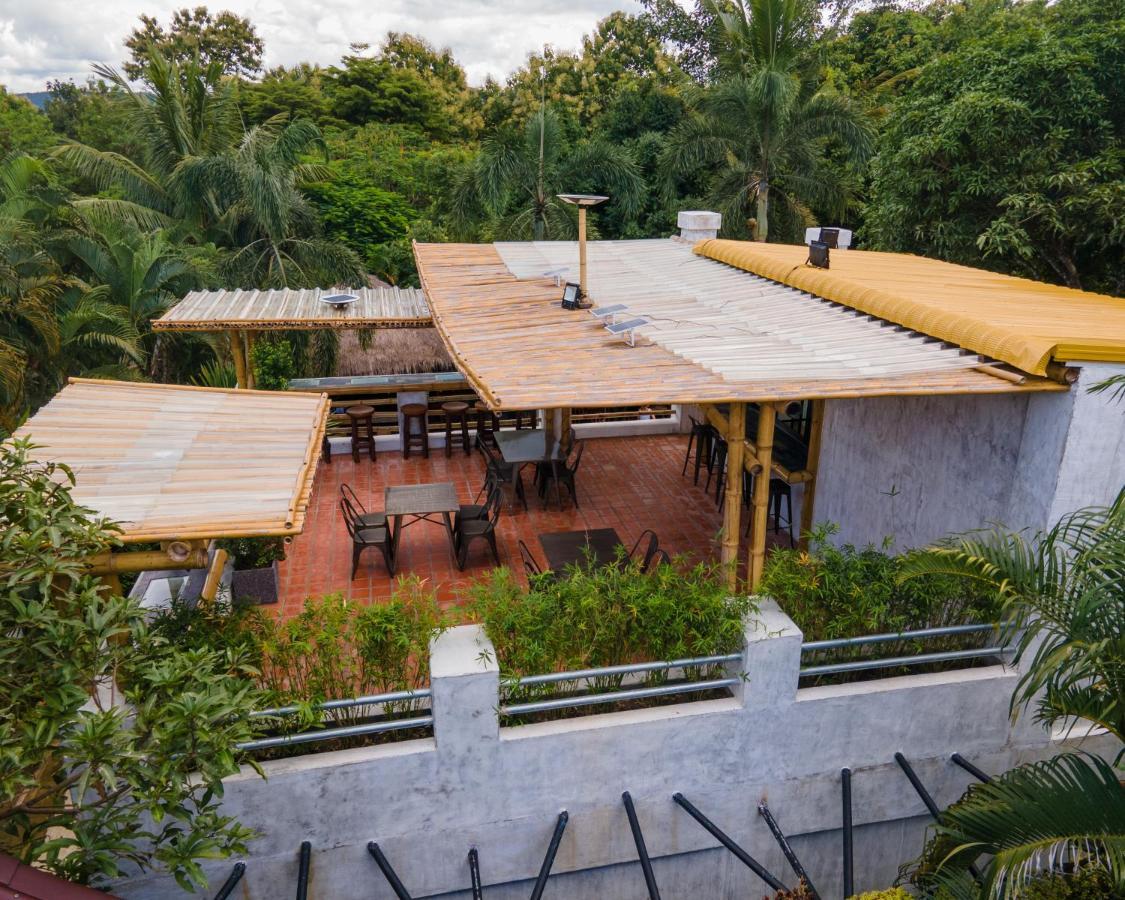 Baanpong Lodge San Kamphaeng Eksteriør bilde