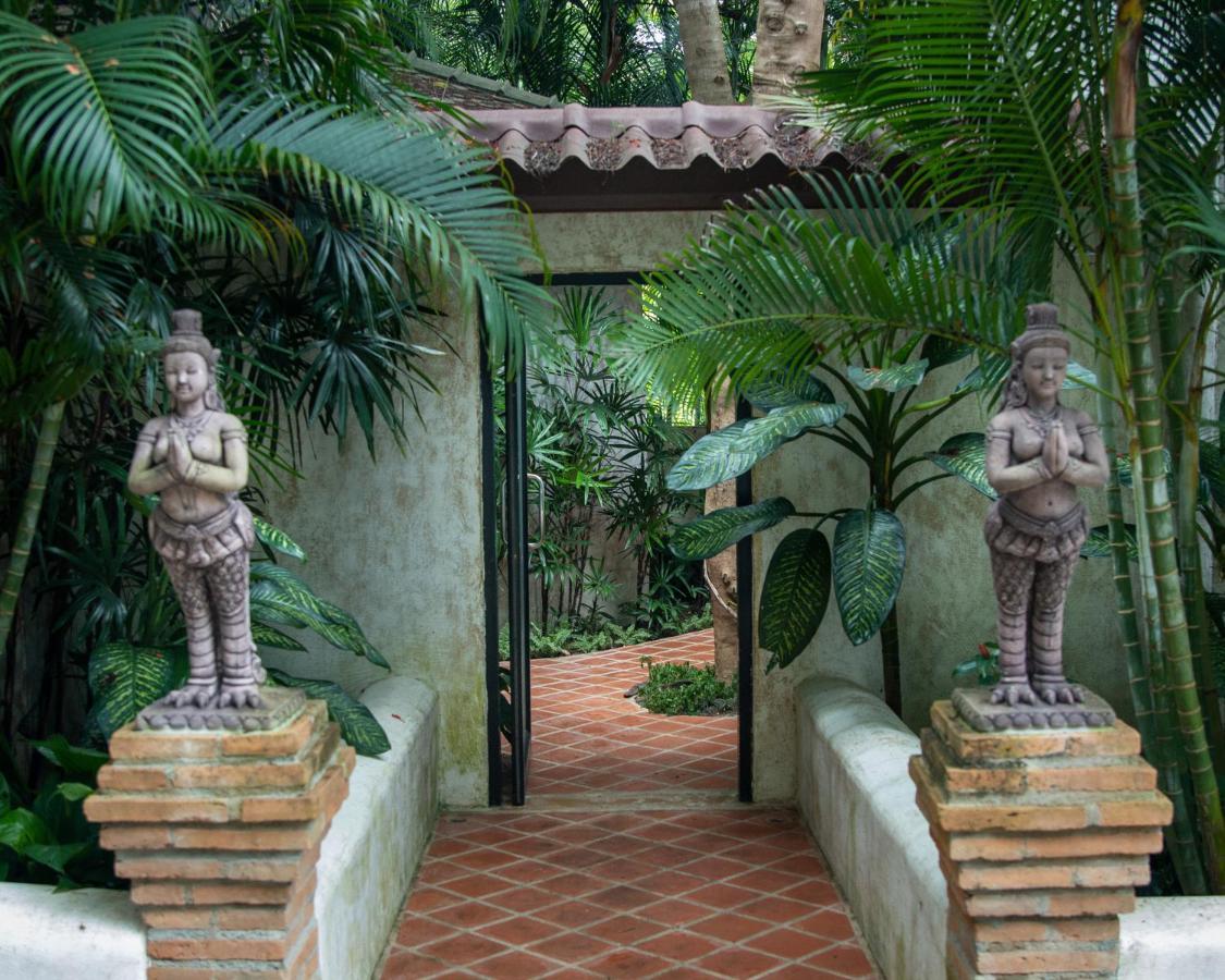 Baanpong Lodge San Kamphaeng Eksteriør bilde