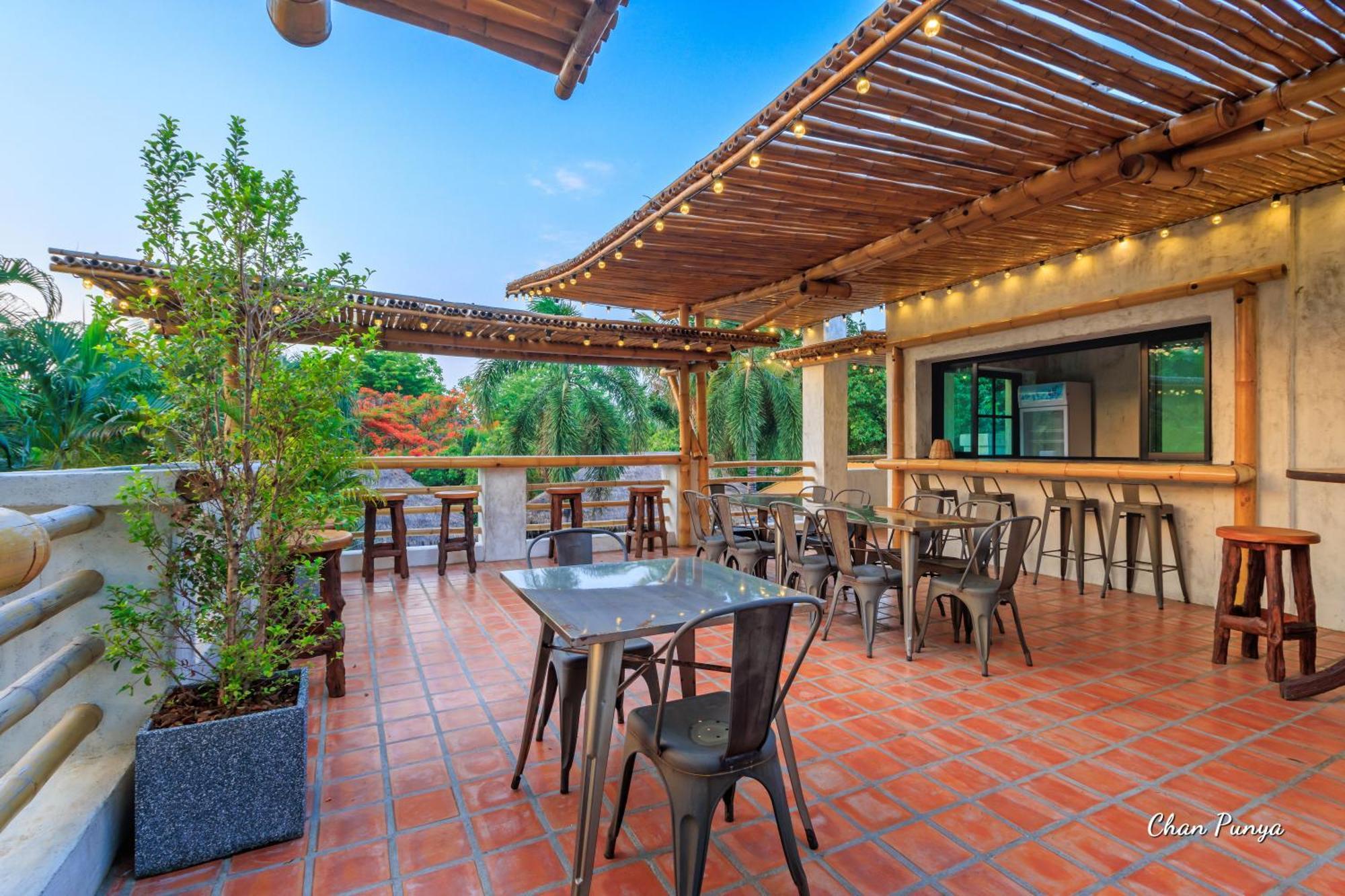 Baanpong Lodge San Kamphaeng Eksteriør bilde