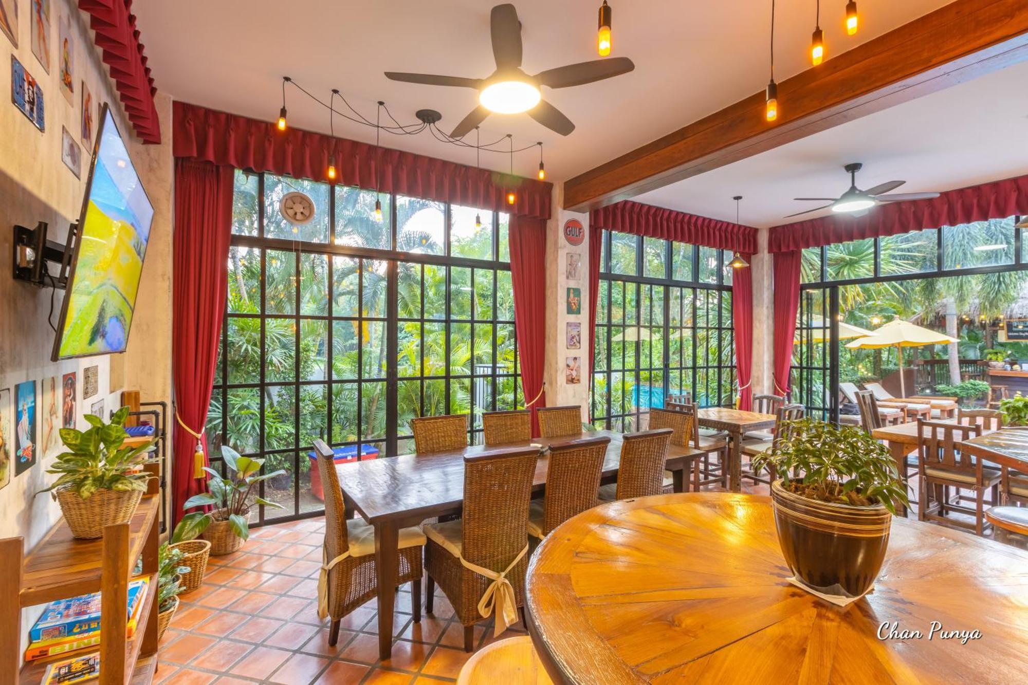 Baanpong Lodge San Kamphaeng Eksteriør bilde