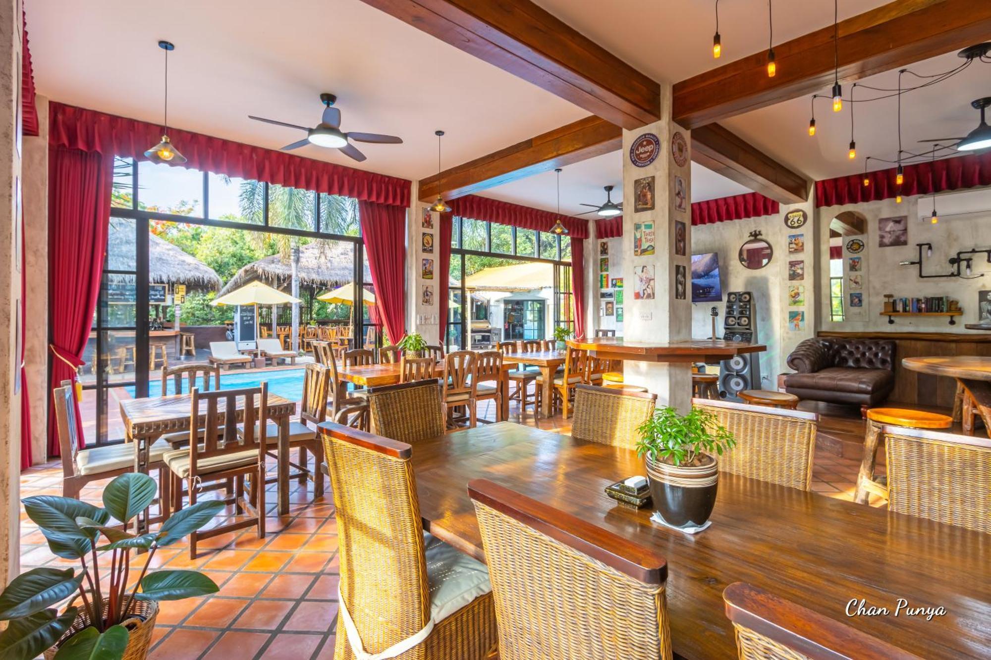 Baanpong Lodge San Kamphaeng Eksteriør bilde