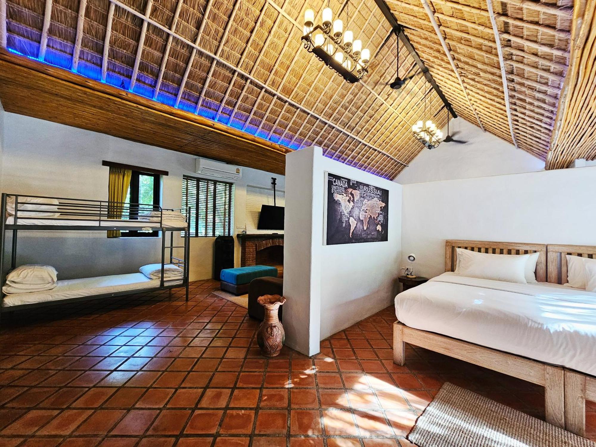 Baanpong Lodge San Kamphaeng Eksteriør bilde